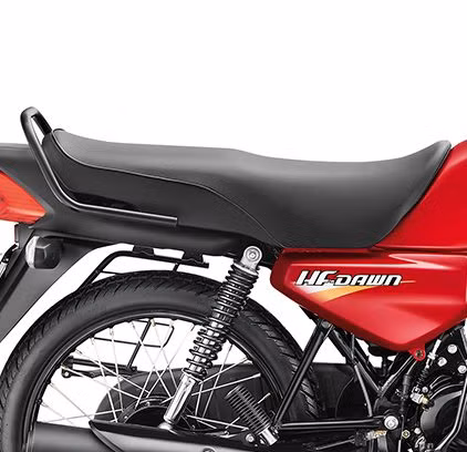 Yên xe dài có thể chở được 2-3 người.