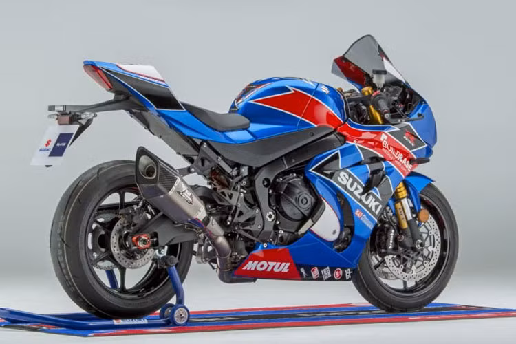 Mẫu siêu môtô Suzuki GSX R1000R 2019 được hãng độ Buildbase nâng cấp lên superbike có ngoại hình siêu bắt mắt cùng nhiều trang bị mới khiến không ít tín đồ đam mê xe phân khối lớn phải điên đảo.