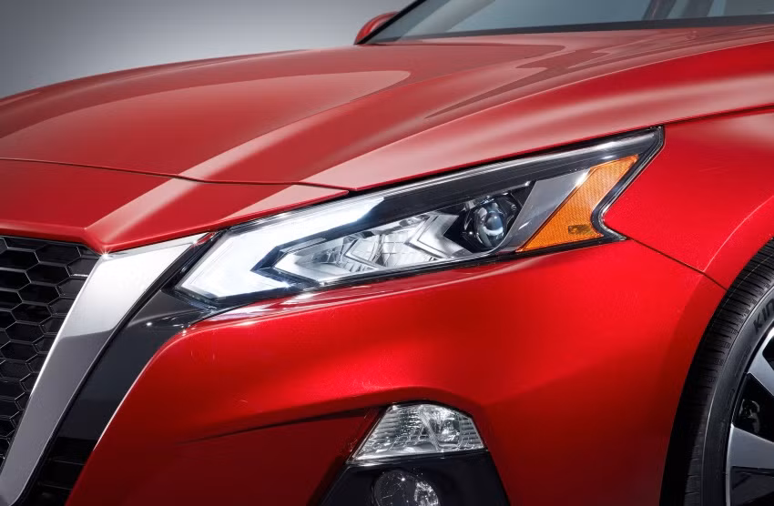 Cụm đèn pha ấn tượng.