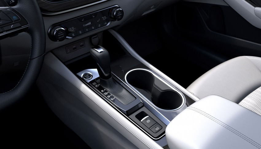 Phiên bản cao cấp nhất là Nissan Altima SL sẽ sở hữu động cơ V6 3,5 lít mạnh mẽ hơn.