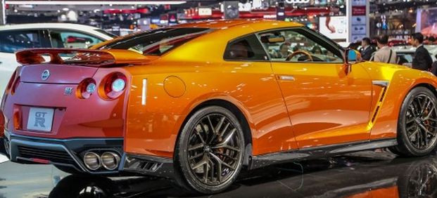 Ngoại hình xe mạnh mẽ.