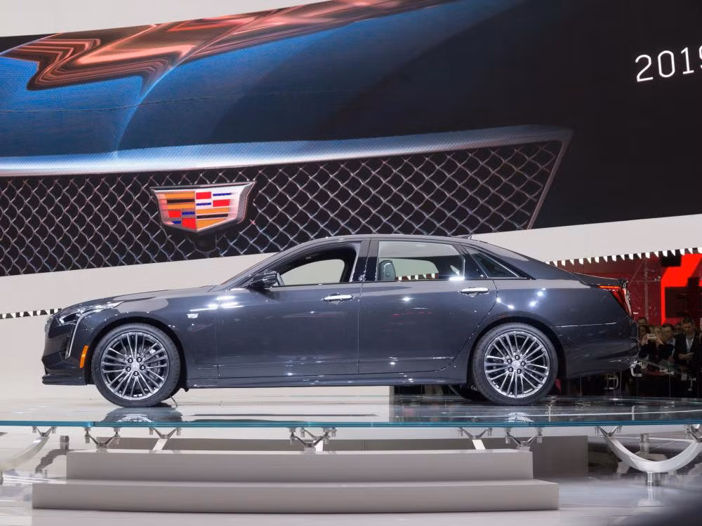 Được biết, động cơ V8 sử dụng trên siêu phẩm này mang thiết kế hoàn toàn mới, sử dụng công nghệ tăng áp 2 cửa nạp để giảm độ trễ turbo khi hoạt động và giảm kích thước.