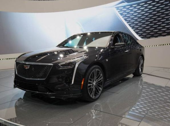 CT6 V-Sport 2019 được hãng xe hơi Cadillac trang bị khối động cơ V8 hoàn toàn mới, tăng áp kép, dung tích 4,2 lít với công suất tối đa 550 mã lực và mô-men xoắn cực đại 627 lb-ft.