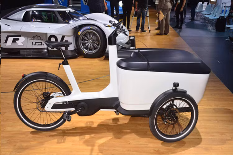 Volkswagen miêu tả xe điện Cargo e-Bike là phương tiện phục vụ điểm cuối, có thể tới những nơi mà ô tô không thể đến, như những con phố nhỏ, hay các khu vực dành cho người đi bộ. Nó được thiết kế để dùng trong các khu vực đô thị, trong khuôn viên nhà máy, hoặc khách sạn, resort...