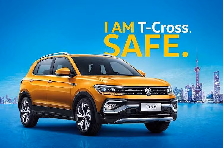 Xe có 2 thiết kế dành riêng cho thị trường thế giới và Trung Quốc. Volkswagen T-Cross phiên bản Trung Quốc có một vài điểm khác biệt rõ nét cụ thể mặt ca-lăng và đèn pha của xe khá giống với người anh Tiguan, trong khi bodykit và thân xe được trang trí bằng nhiều đường viền mạ chrome.