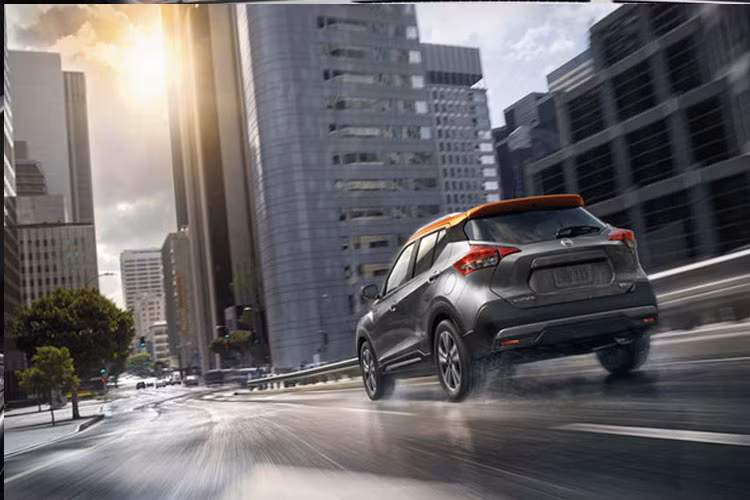 Nissan Kicks ở các bản đều được trang bị động cơ xăng 1.6L tiêu chuẩn, cho công suất 122 mã lực và mô-men xoắn 154 Nm.