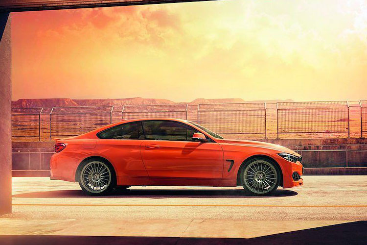 Alpina B4 S Edition 99 có hai phiên bản màu sắc lạ đó là màu xám và màu cam cho khách hàng lựa chọn.