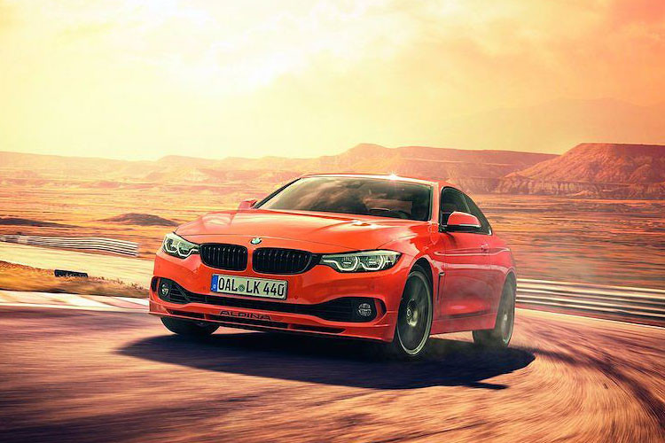 Xe sử dụng bodykit nguyên bản của 4 Series, Alpina cũng cố gắng tạo nét khác biệt khi cho bộ nẹp ốp thêm vào bodykit, thay thế toàn bộ các viền trang trí ngoại thất bằng màu đen bóng, cùng với bộ mâm 20 inch thiết kế nhiều nan và decal dán dọc thân xe màu đen mờ/xanh mờ.