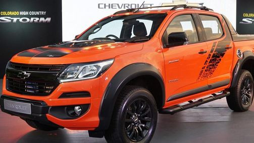 Phiên bản nâng cấp của dòng xe bán tải Chevrolet Colorado High Country Storm 2018 đi kèm hàng loạt trang bị nội - ngoại thất riêng biệt và nhiều tính năng an toàn hiện đại.