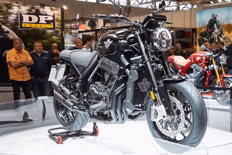 Hãng môtô Horex gây bất ngờ tại triển lãm môtô quốc tế Intermot Motorcycle Show 2018 khi mang đến mẫu siêu môtô 6 xy-lanh khủng, mang cái tên Horex VR6 Raw 2019 mới.