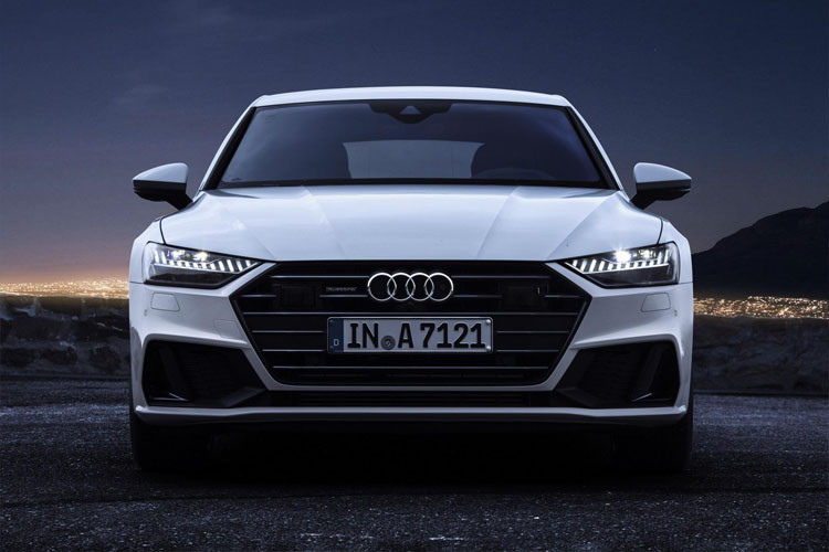 Phiên bản Audi A7 Prestige 2019 cao cấp nhất có giá 76.300 USD (1,776 tỷ) được trang bị đèn pha HD Matrix có đèn Laser, hàng ghế sau có hệ thống sưởi, hệ thống điều hoà tự động bốn vùng độc lập và hệ thống âm thanh cao cấp Bang &amp; Olufsen 3D với 19 loa...