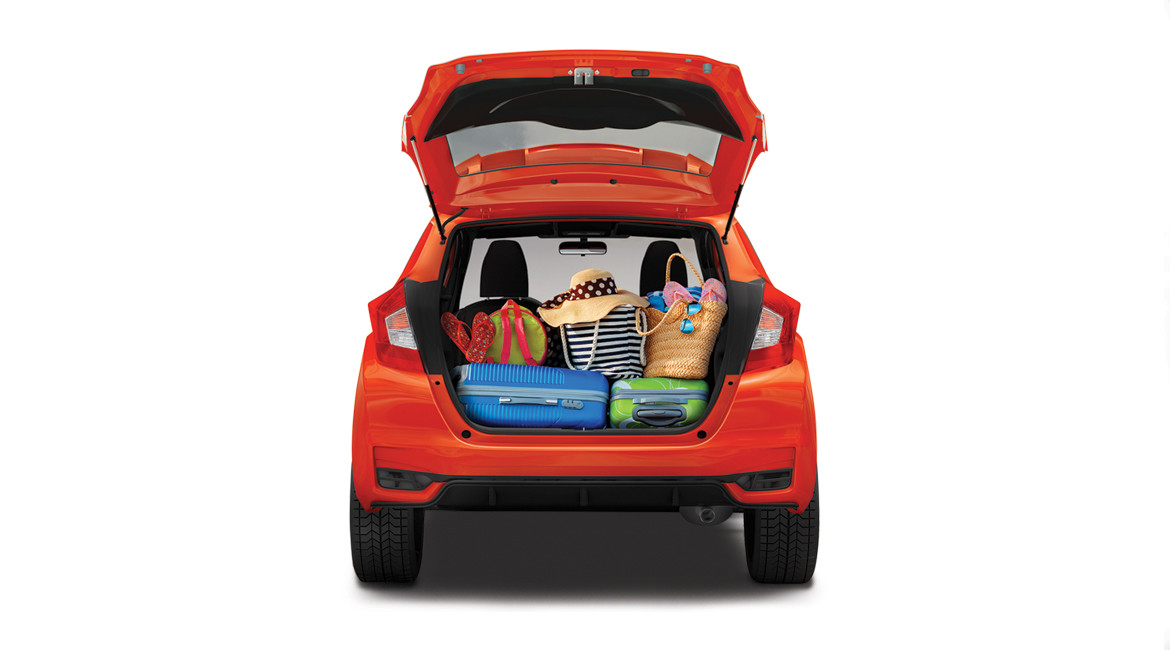 ... hay thậm chí dành nhiều diện tích không gian cho việc để đồ cũng có thể gập ghế gọn lại được.