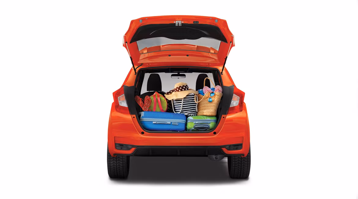 ... hay thậm chí dành nhiều diện tích không gian cho việc để đồ cũng có thể gập ghế gọn lại được.