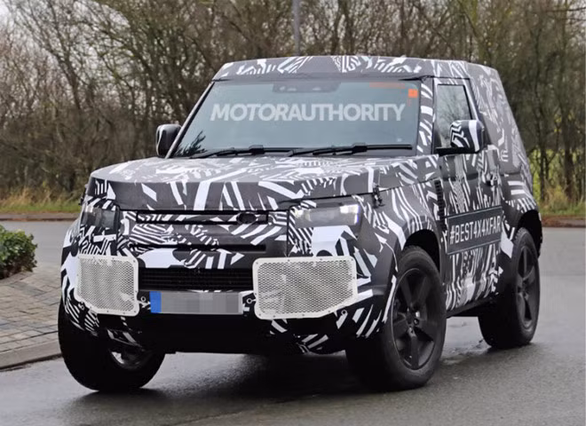 Thông tin về thời điểm Land Rover ra mắt những chiếc xe huyền thoại Defender vẫn còn ẩn số.