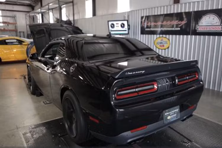 Về thiết kế, hầu như ngoại thất của chiếc xe hoàn toàn được hãng giữ nguyên.