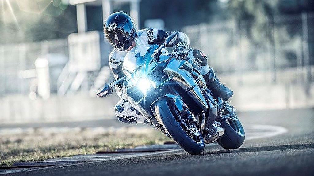Với công suất tối đa 231 mã lực, Kawasaki Ninja H2 2019 đã chính thức trở thành mẫu superbike thương mại mạnh nhất Thế giới, vượt qua Ducati Panigale V4.