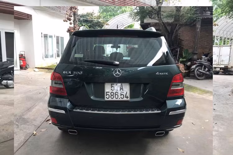 Mercedes-Benz GLK 300 4Matic có thể tăng tốc từ 0 - 100km/h trong 7,6 giây, tốc độ tối đa của xe là 210 km/h.