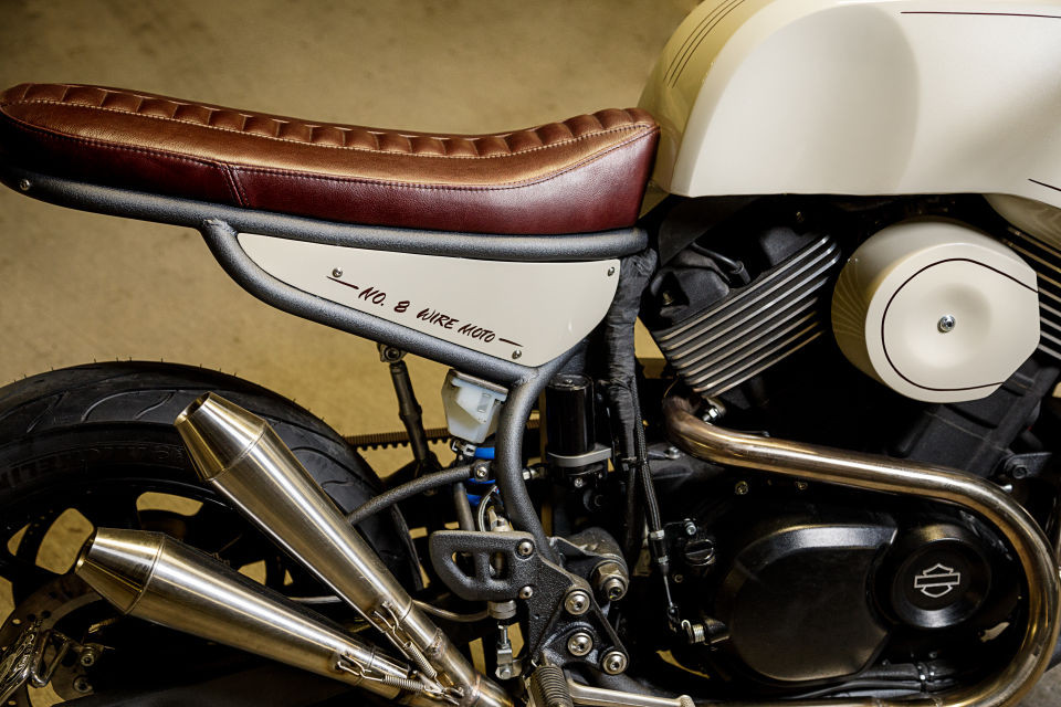 Phần chống sốc được gia cố lại dưới sự hỗ trợ của hãng cơ khí Racetech tại California (Mỹ). Cặp càng gắp được làm lại để phù hợp với khung mới. Để nâng sức mạnh cho chiếc Harley-Davidson Street 750 này, Colin thêm vào xe một hệ thống xả khí bằng thép không gỉ, được hàn TIG sau đó tối ưu nó với bộ giảm thanh Cone Engineering.