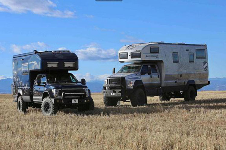 Earthroamer, hãng chuyên sản xuất ra những mẫu xe tiện nghi sang trọng vừa khiến dân mê dã ngoại phải ngỡ ngãng khi ra mắt chiếc xe Ford F-750 XV-HD, nó được ví như một biệt thự, khách sạn 5 sao di động.