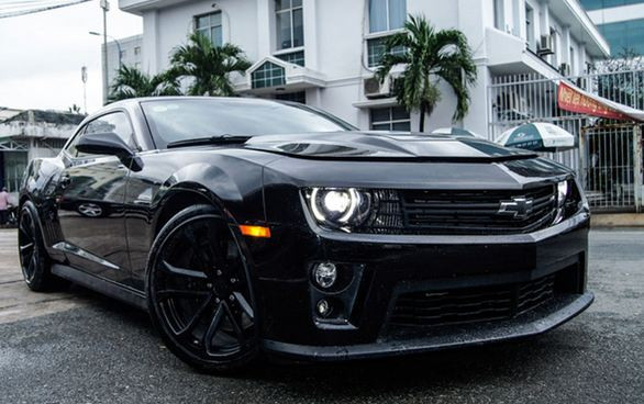 Được đánh giá là Chevrolet Camaro ZL1 độc nhất Việt Nam tính đến thời điểm hiện tại, mẫu xe "cơ bắp" được săn đón nhiều nhất. Nguồn ảnh: Vietmy, Vietdaily.
