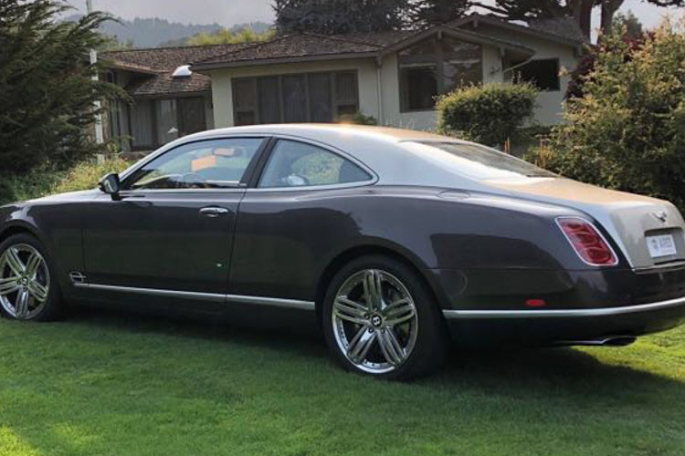 Về truyền động, Ares Design đã tối ưu hóa phần mềm ECU để giúp động cơ V8 6,75 lít tiêu chuẩn trên Mulsanne sản sinh hơn 591 mã lực và 1.100Nm mô-men xoắn cực đại, chiếc xe độ cũng được trang bị hệ thống treo thể thao có thể hạ gầm thêm 20mm.