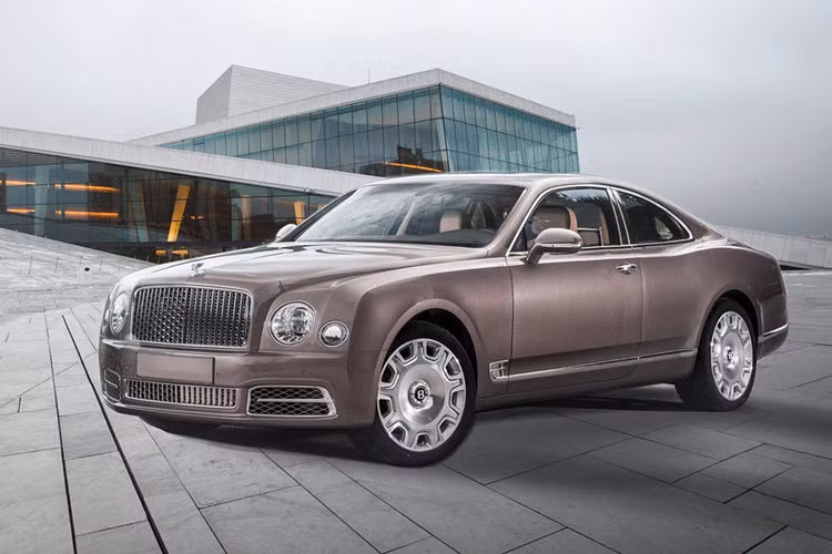 Bản thân mẫu xe hạng sang nhà Bentley hiện chỉ có bản sedan và được phát triển trên mẫu Arnage. Chính vì thế, muốn sở hữu bản Coupe sang trọng buộc các triệu phú chơi xe phải chi hàng chục tỷ đồng để độ bản sedan lên thành Coupe.