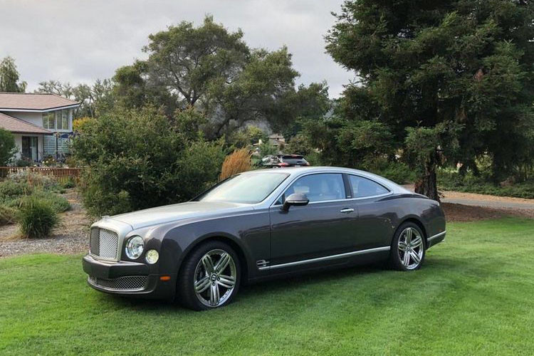 Đội ngũ Ares đã phải tháo mái xe, các cánh cửa và cột sau của Mulsanne để thay thế bằng những bộ phận mới phù hợp với một chiếc coupe tiêu chuẩn. Bentley Mulsanne hai cửa mới gồm có các tấm thân 1/4 phía sau được làm từ nhôm mới.