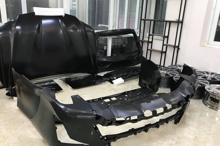 Đây chính là bộ vỏ xe LX570 đời mới được nhập từ Thái Lan.