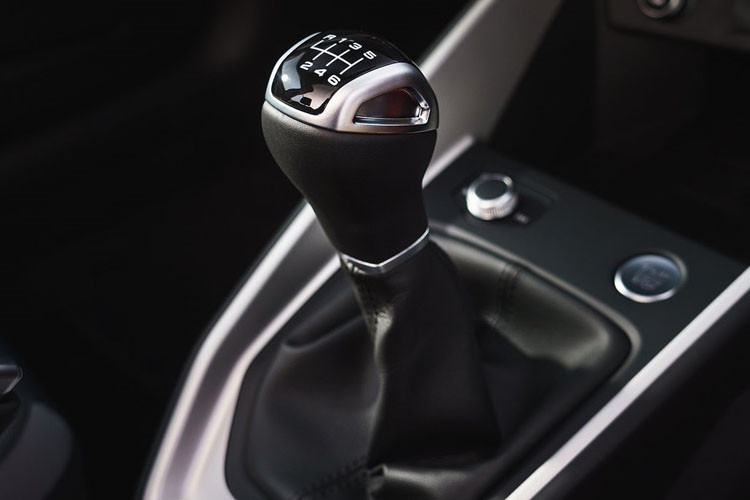 Cả hai loại hộp số đều đạt vận tốc tối đa 203 km/h.