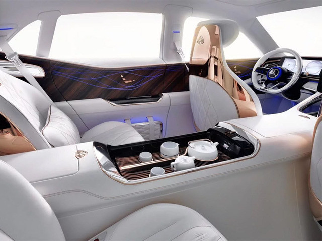 Nhiều tiện nghi được trang bị trên xe.