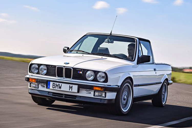 BMW M3 E30 1986 là mẫu xe bán tải đầu tiên của hãng MBW. Xe được trang bị động cơ 2.0l 4 xy-lanh và có sức mạnh 192 mã lực.