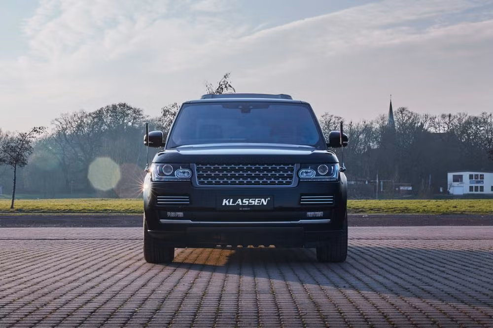 Chiếc SUV hạng sang Range Rover SVAutobiography lột xác ấn tượng với thiết kế và nhiều trang bị hiện đại hơn khi qua tay hãng độ Klassen.