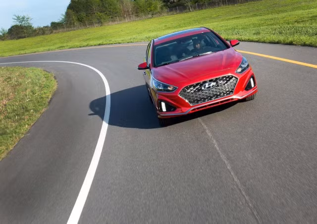 Nếu muốn hãng xe hơi Hyundai trang bị động cơ mạnh mẽ như cũ, đòi hỏi các khách hàng sẽ phải chi thêm tiền.