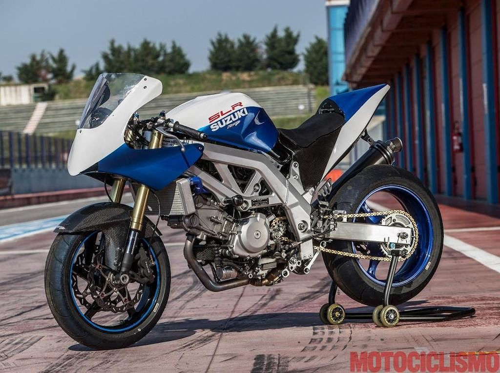 Ngoài xác Suzuki SV650S, siêu môtô SLR700 độ này còn được tạo nên từ các phụ tùng từ nhiều dòng xe nổi tiếng khác nhau. Điều này giúp Fabbris Môt giảm giác thành bản độ này một cách đáng kể.