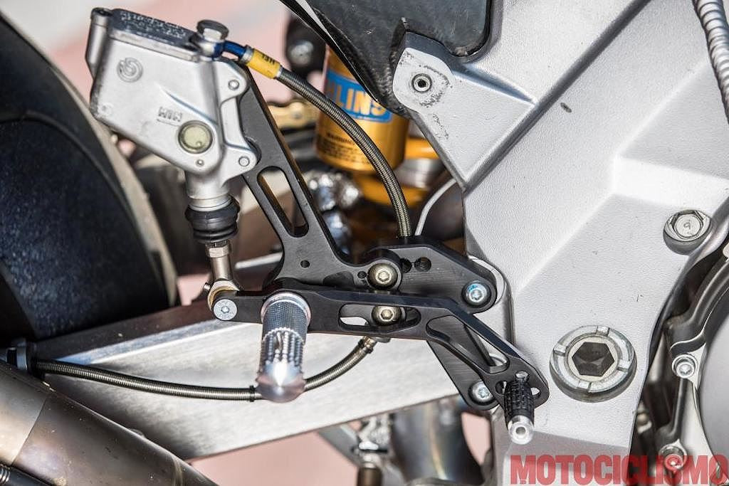 Hãng độ xe máy Fabbris Moto đã lựa chọn hệ thống treo sau Ohlins được thiết kế dành riêng cho SV650S.