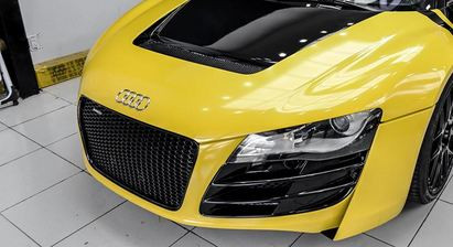 Việc phối màu, dán đề can được thực hiện khá công phu tạo độ "mượt" tối đa cho chiếc xe.