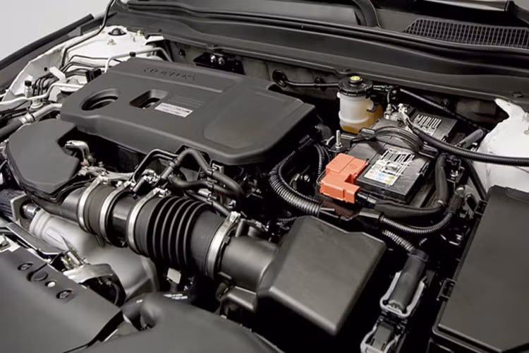 Ở Mỹ, Honda Accord được trang bị khối động cơ xăng tăng áp 1.5L tương tự như “đàn em” Civic, nhưng lại có công suất mạnh hơn một chút ở mức 192 mã lực cùng hộp số tự động CVT.