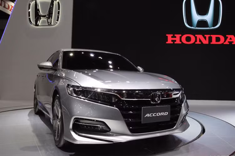 Accord 2019 sở hữu công nghệ LED ở hệ thống đèn pha, đèn sương mù và đen hậu.