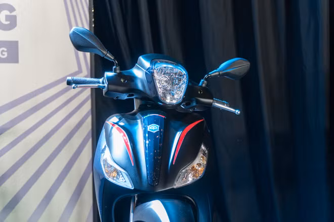 Thiết kế xe khá nữ tính. Với mức giá khởi điểm 72,5 triệu đồng, Medley 2018 ABS được xem là đối thủ trực tiếp của SH 150.