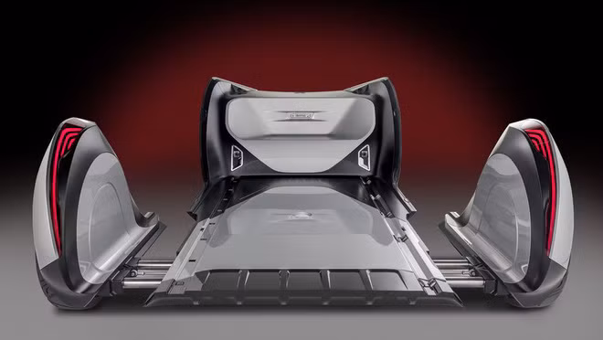 Khung gầm của Vision Urbanetic đóng một vai trò quan trọng trong bản concept. Nền tảng xe hơi pin-điện này còn có khả năng tự động hóa toàn diện, và nó được thiết kế để có thể kết hợp với nhiều loại thân xe khác nhau nhằm phục vụ nhiều mục đích khác nhau...