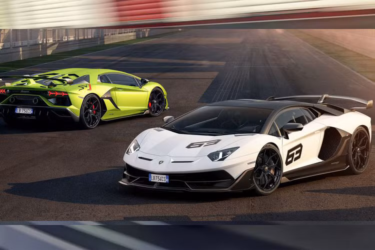 Cũng trong dịp này, hãng siêu xe Lamborghini đã đồng thời giới thiệu phiên bản Lamborghini SVJ 63 với số lượng giới hạn chỉ 63 chiếc.