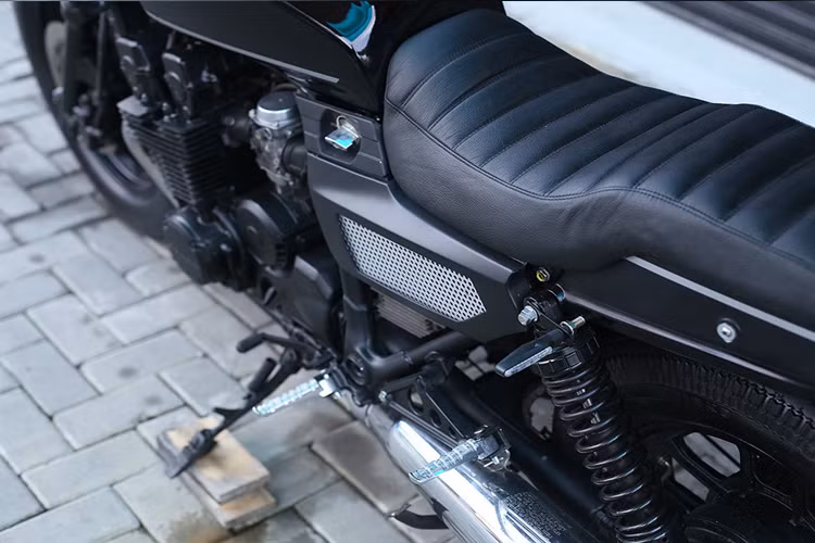 Yên xe làm thủ công từ da Nappa bởi Has Cushion.