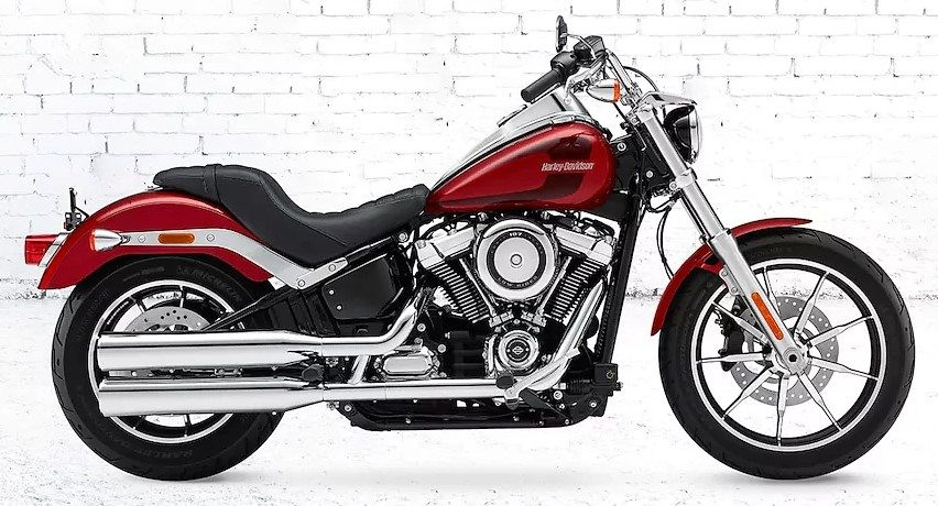 Softail Low Rider được trang bị bình nhiên liệu, đèn chiếu sáng và đồ họa lấy cảm hứng của những năm thập niên 70, mang theo những tín hiệu thiết kế Low Rider.