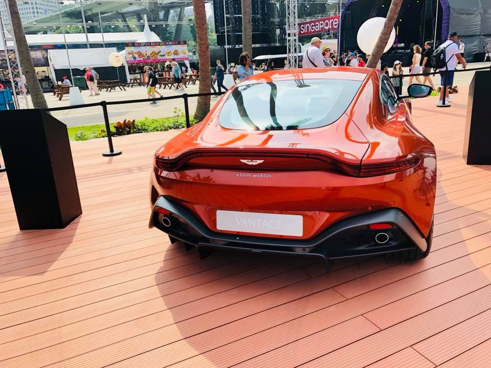 Aston Martin V8 Vantage 2018 được trang bị động cơ V8, tăng áp kép, dung tích 4.0 lít do Mercedes-AMG sản xuất. Aston Martin V8 Vantage 2018 được dự kiến sẽ mắt Việt Nam vào cuối năm nay.