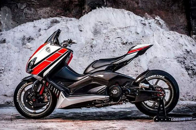 Chiếc xe ga Yamaha TMAX 2018 vốn đã được trang bị nhiều tiện ích, công nghệ hiện đại và động cơ mạnh mẽ nay còn hấp dẫn hơn với gói độ theo phong cách siêu xe YZF-R1.