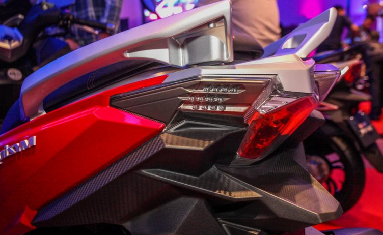 Xe ga SYM CRUiSYM được trang bị động cơ xylanh đơn, dung tích 249cc, sản sinh công suất 21,1 mã lực tại tua máy 7.500 vòng/phút và mômen xoắn cực đại 23,5 Nm tại tua máy 5.500 vòng/phút.