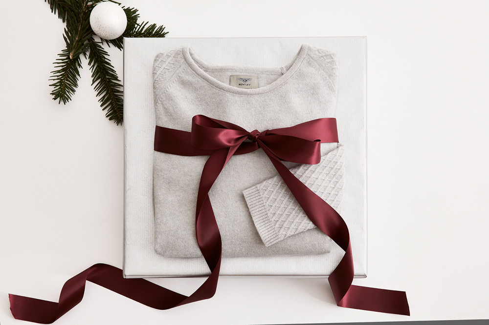 Những chiếc áo mang thương hiệu Bentley.