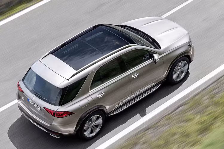 Hãng xe sang Đức cung cấp một số tùy chọn cho GLE 2019 như gói Premium; Premium Plus và cả gói nâng cấp off-road chuyên về địa hình dành cho Mercedes-Benz GLE 450.