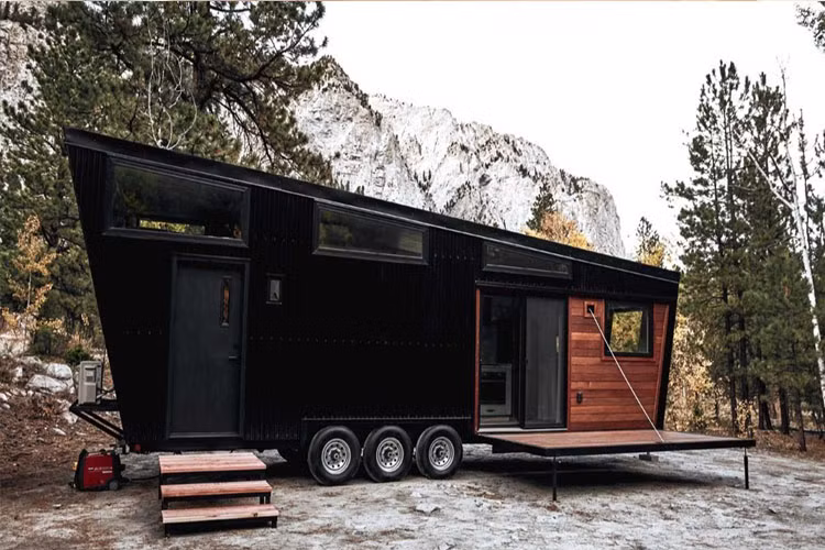 Được biết, Draper được chế tạo trên cùng kích cỡ và thông số kỹ thuật như những mẫu xe moóc khác nên không cần đến giấy phép đặc biệt để kéo đi khắp nơi. Điều này rất thuận lợi cho bất kỳ du khách nào có nhu cầu sử dụng loại xe du lịch sang chảnh này.