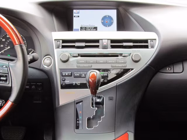 Hệ thống loa Mark Levision, Radio, Aux, Bluetooth.